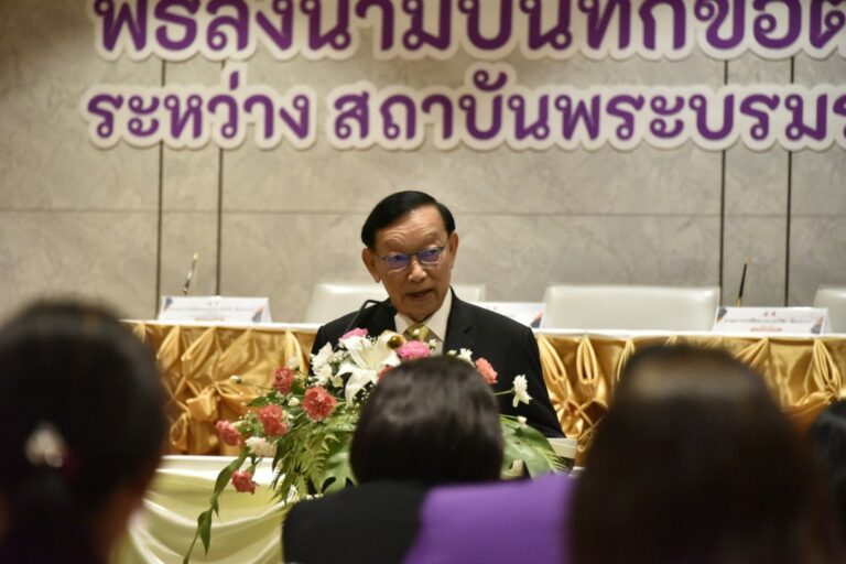 ดร.นพ.วิชัย กล่าวว่า สถาบันพระบรมราชชนกมีแนวทางในการพัฒนาบุคลากรทางการแพทย์ร่วมกับสถาบันต่าง ๆ