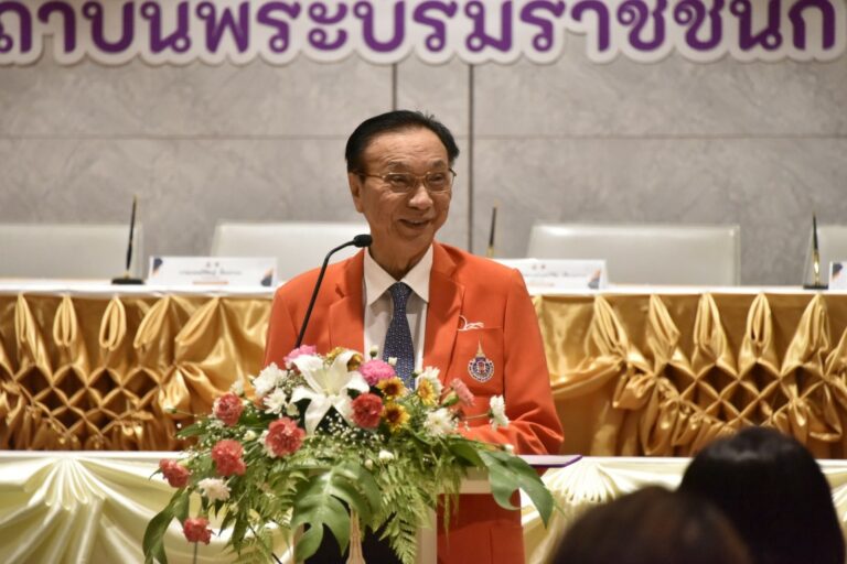 ศาสตราจารย์ ดร. สมบัติ กล่าวด้วยความยินดี